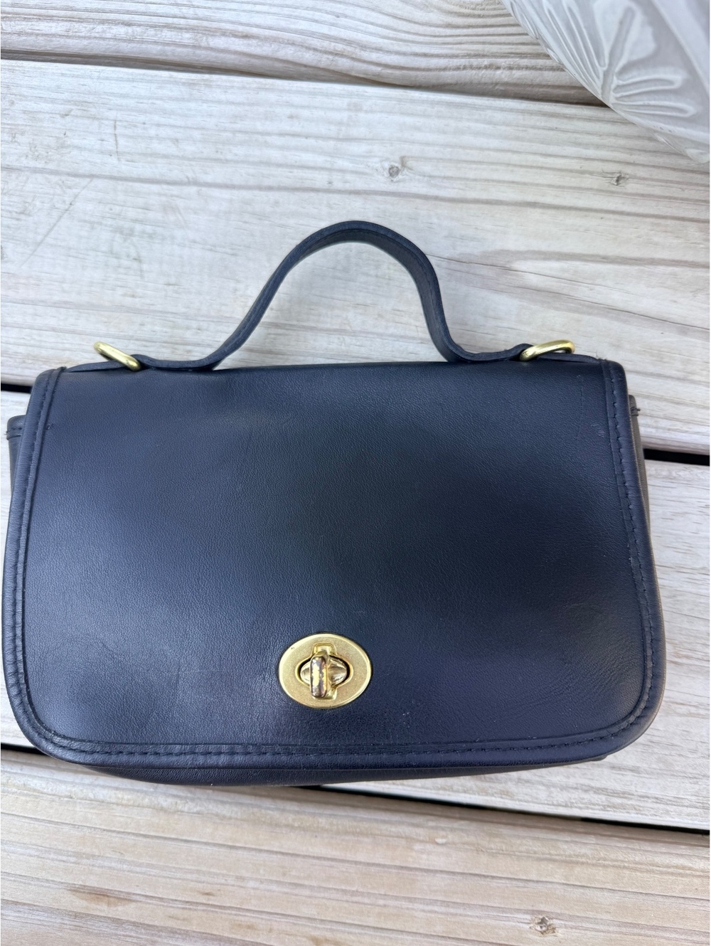 Vintage Hunt Club Genuine Leather Black Handbag Top Handle Brass Turnlock